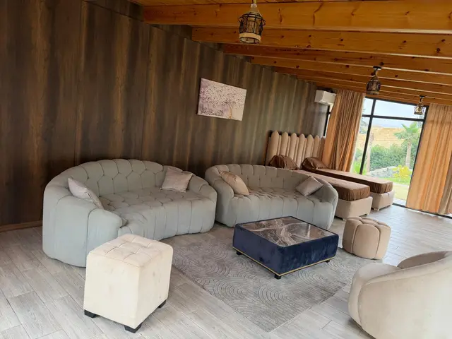 Un salon du chalet en bois
