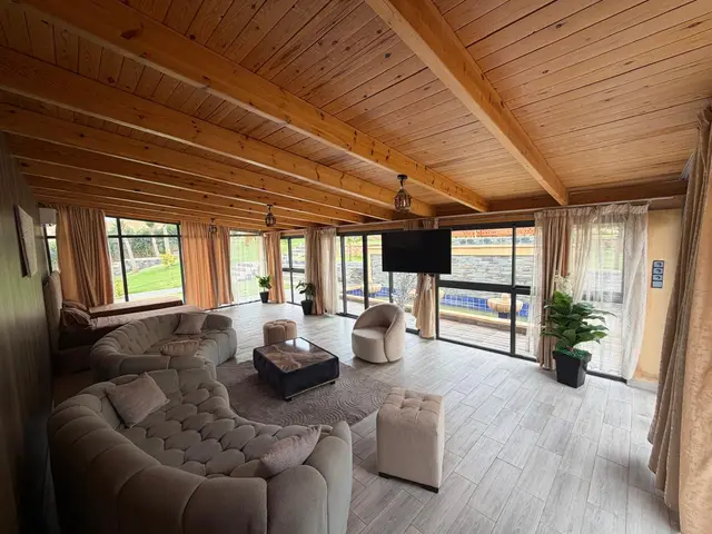Un salon du chalet en bois