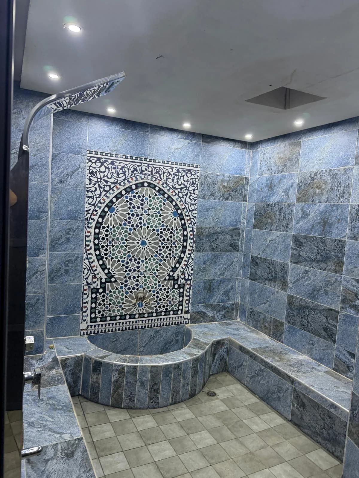 Le hammam beldi en zellige